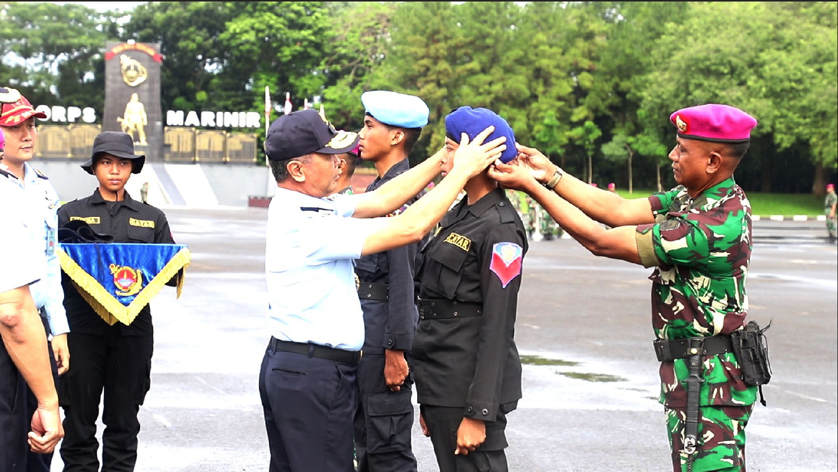 BARET