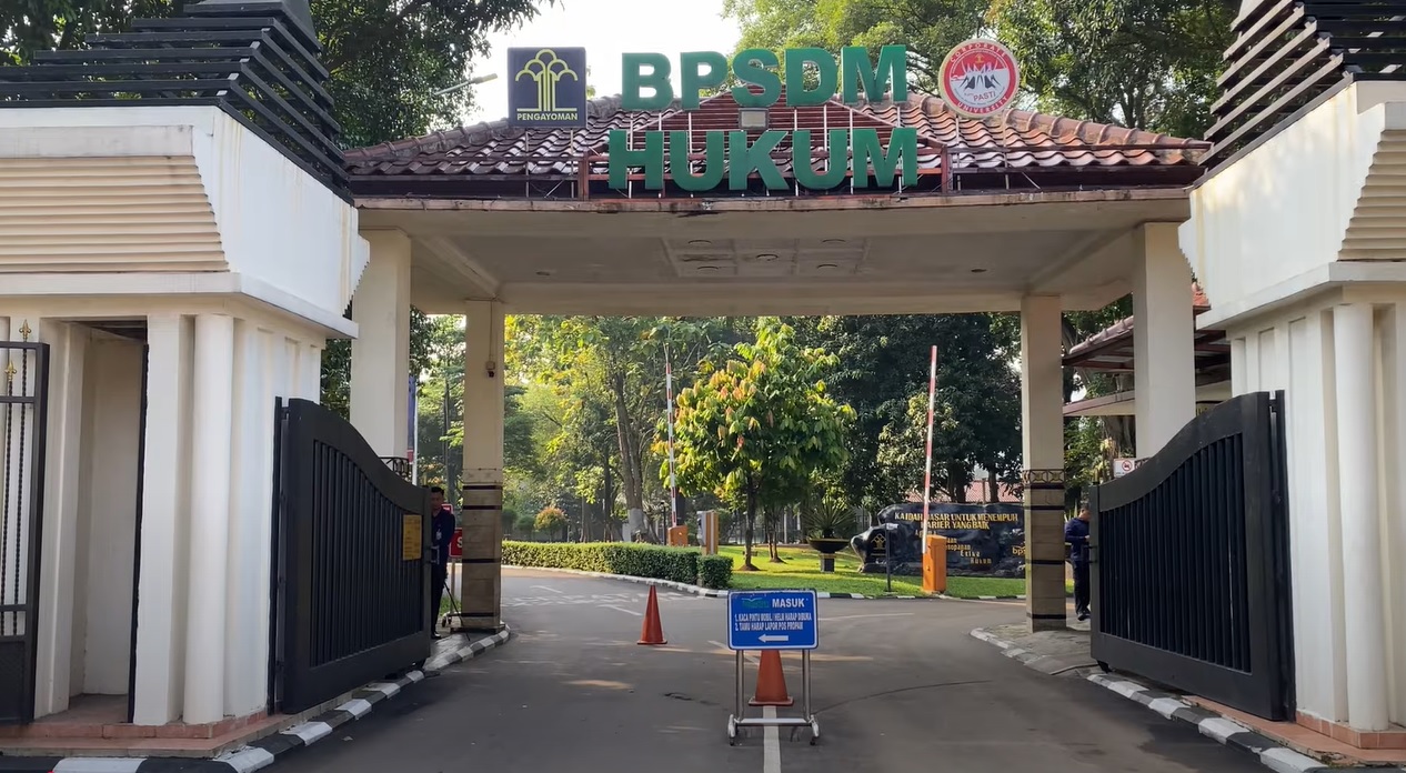 ASRI . . . . Suasana Seputaran BPSDM Hukum