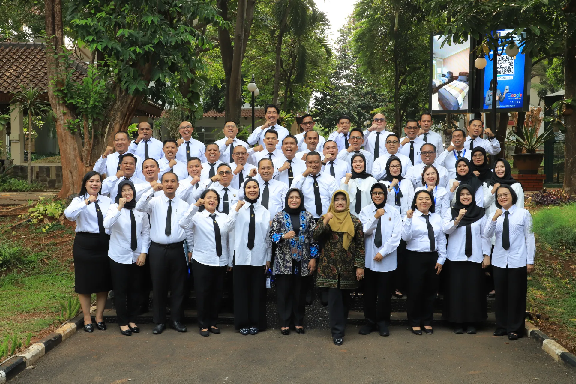 Pelatihan Kepemimpinan Administrator Angkatan 76