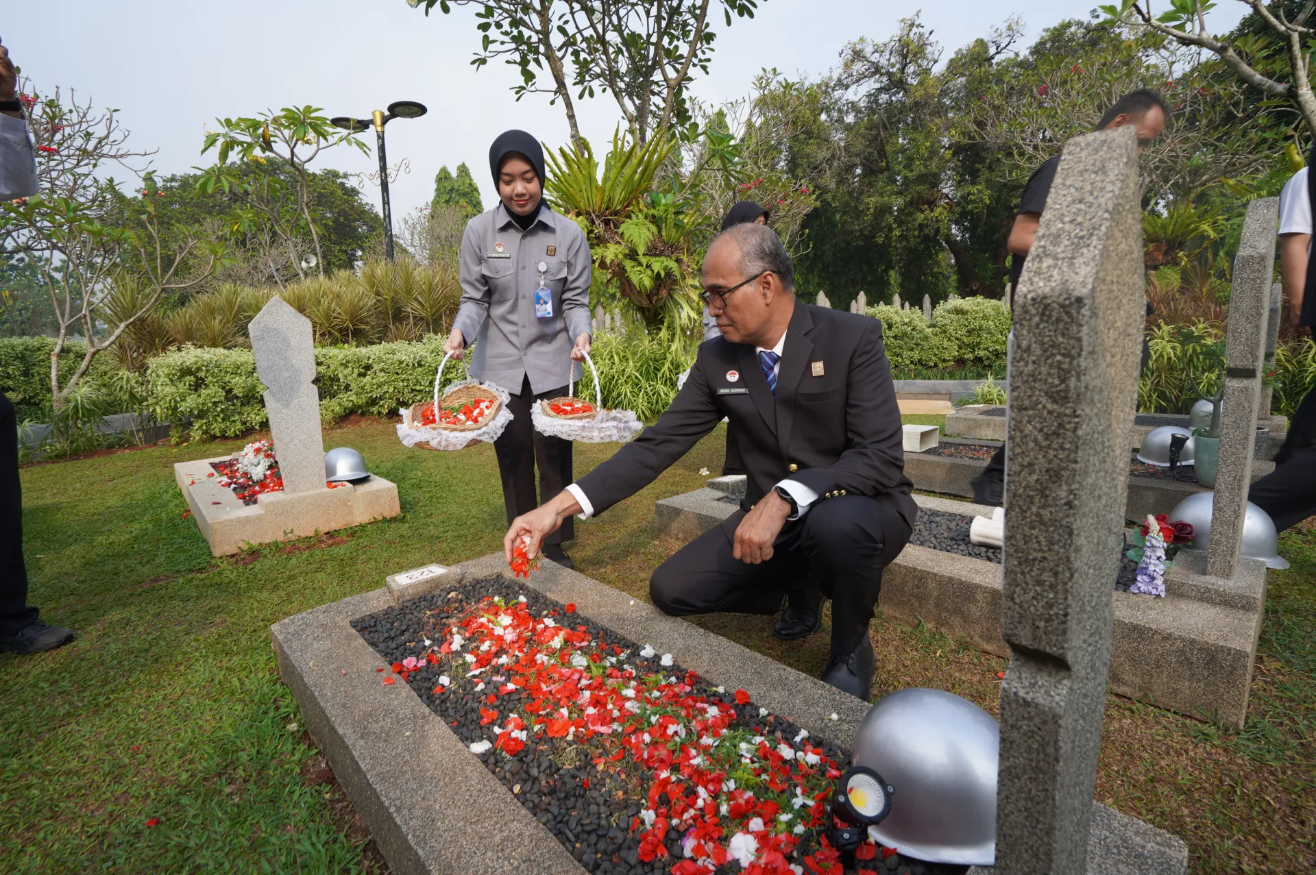 Tabur Bunga Hari Pengayoman ke-81: Mengenang Jasa Pahlawan, Meneguhkan Semangat Pengabdian