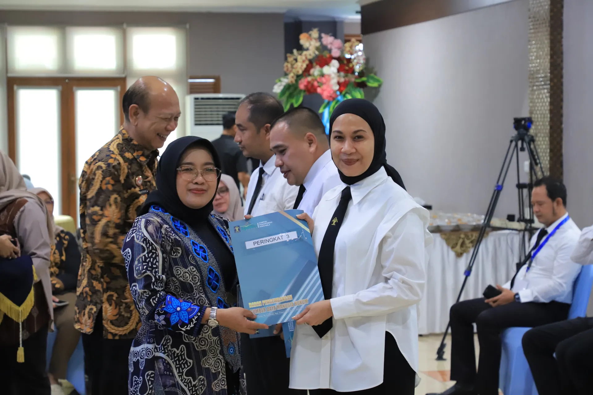 Pelatihan Kepemimpinan Administrator Angkatan 76
