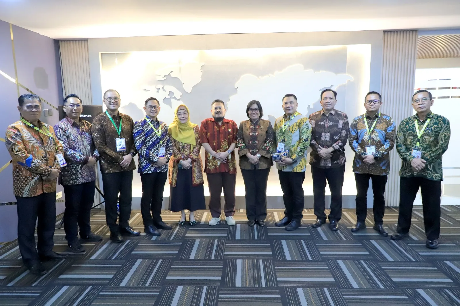 TRANS REGULASI Perkuat Standar Kompetensi Perancang Regulasi di Indonesia